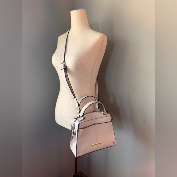Steve Madden Handbags - *FREE*Steve Madden light pink purse used a couple times(free with bundle of $5+)
